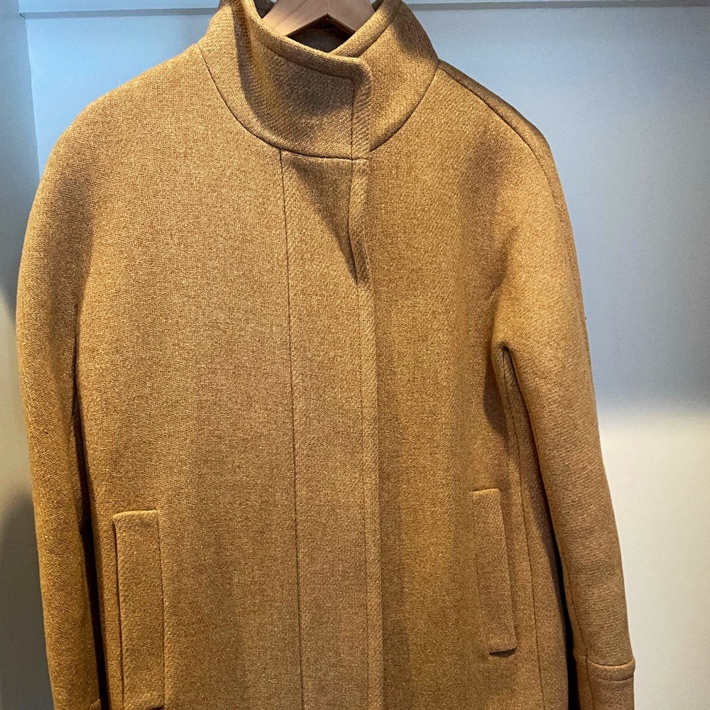 Beautiful Tan / beige JCrew Stadium Cocoon wool coat - like new! size 8